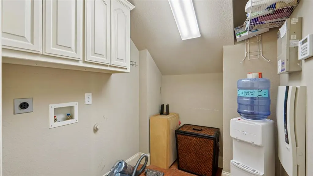 15577 Mountain View Lane