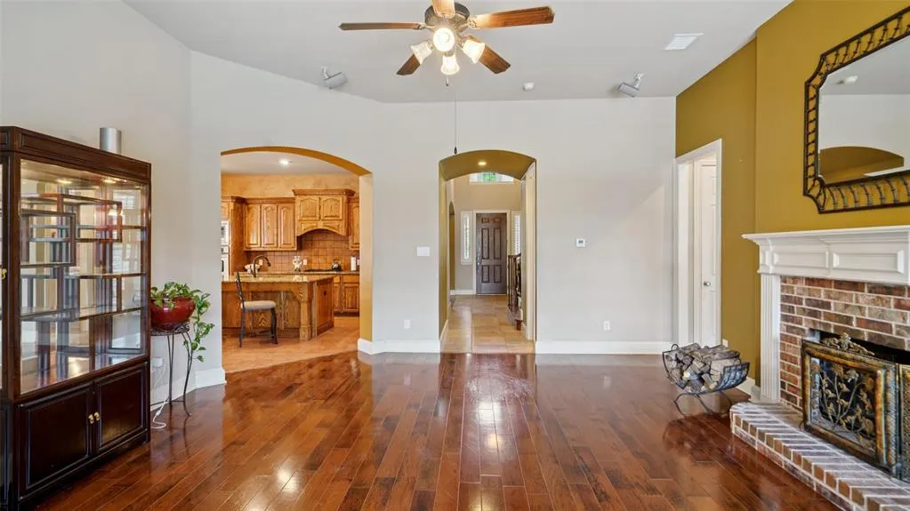 15577 Mountain View Lane