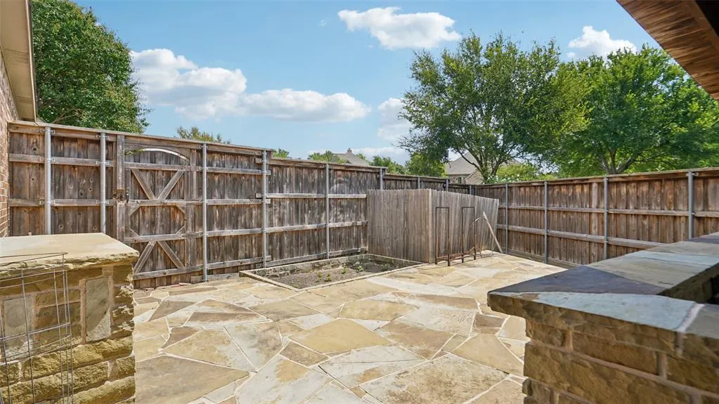 15577 Mountain View Lane