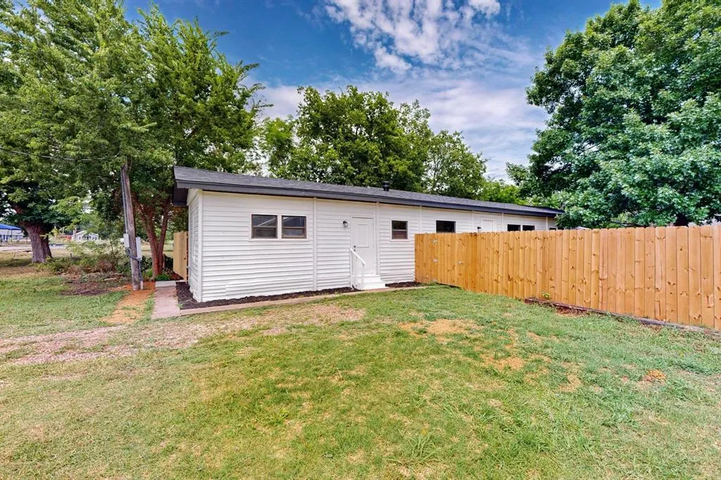 3112 Red River Street