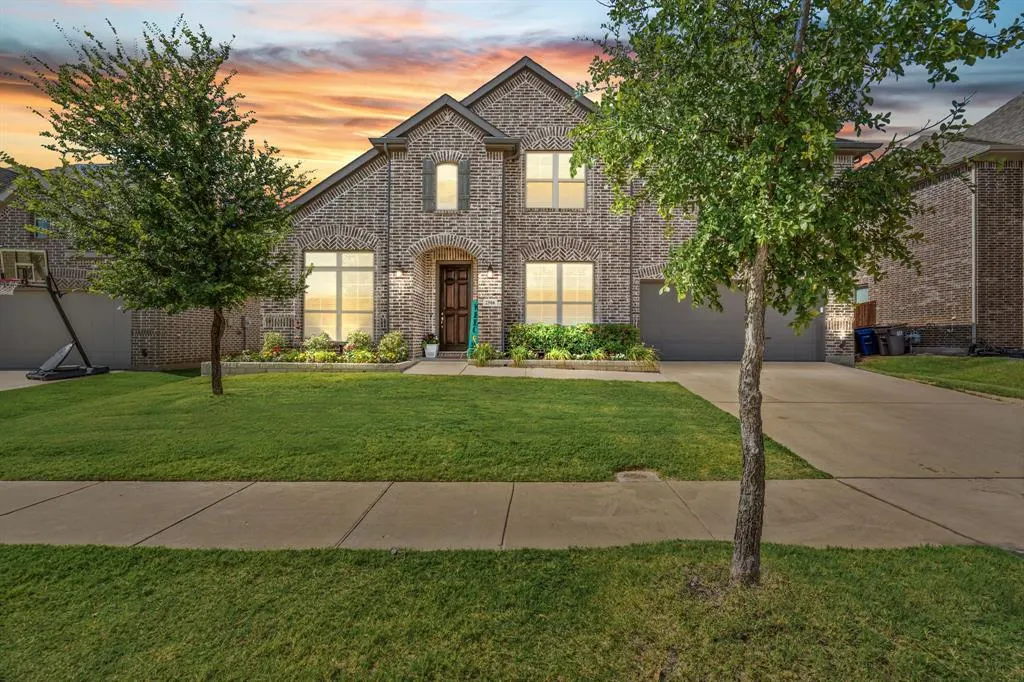 2506 Williamsburg Drive