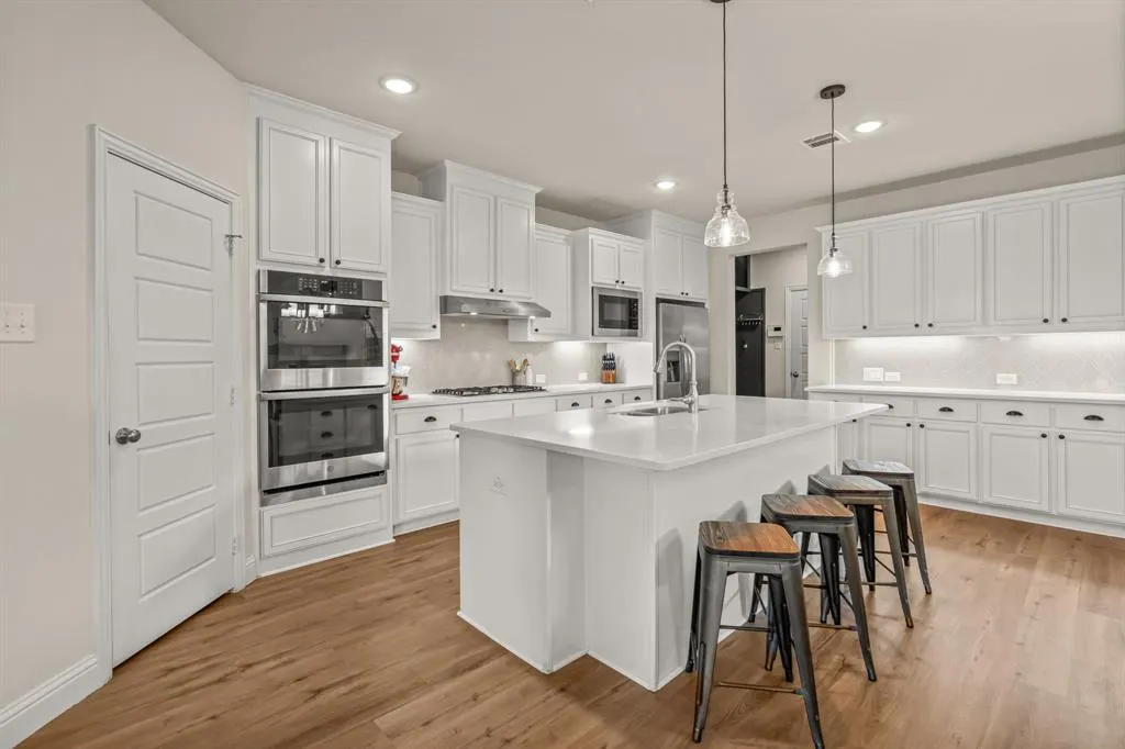 2506 Williamsburg Drive