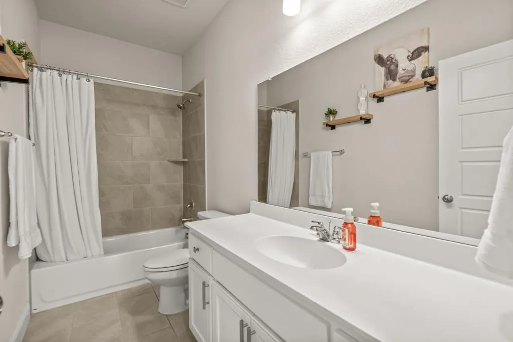 2506 Williamsburg Drive