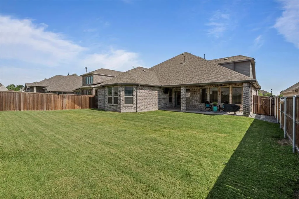 2506 Williamsburg Drive