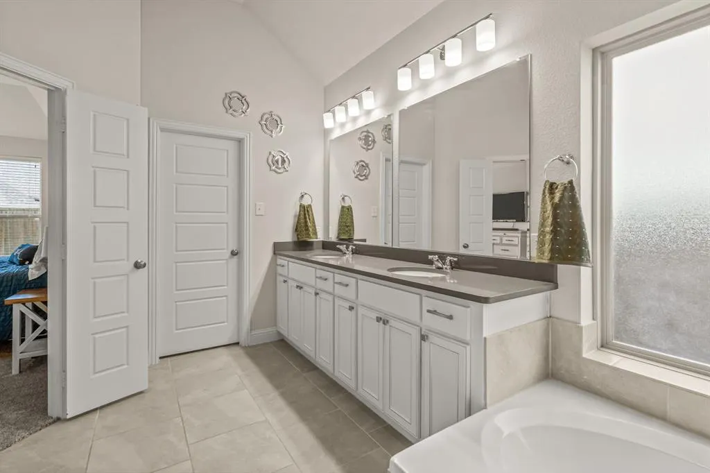 2506 Williamsburg Drive