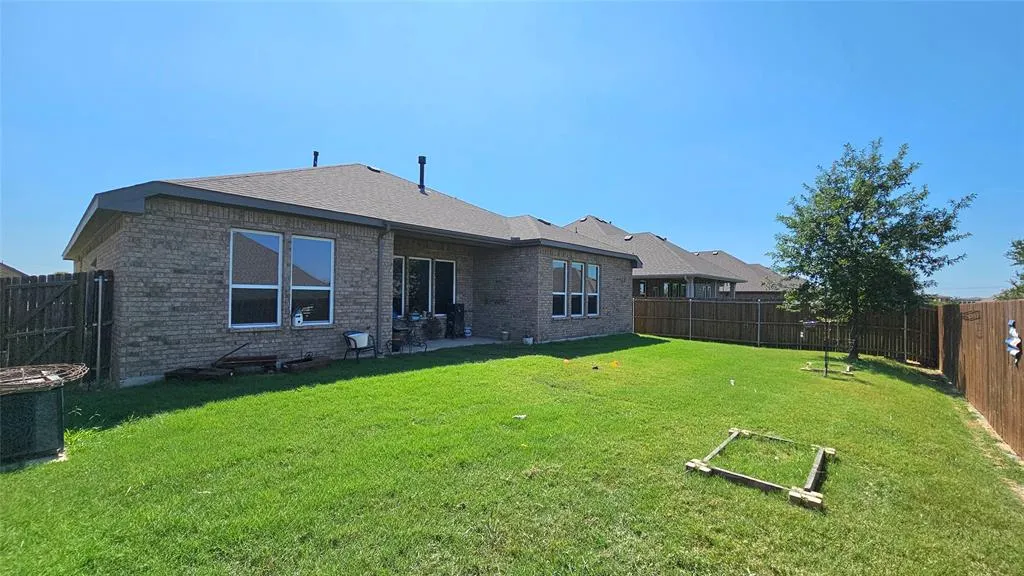4015 Sparrow Trail