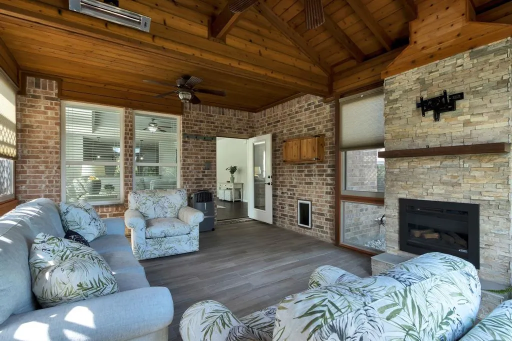 305 Balboa Court