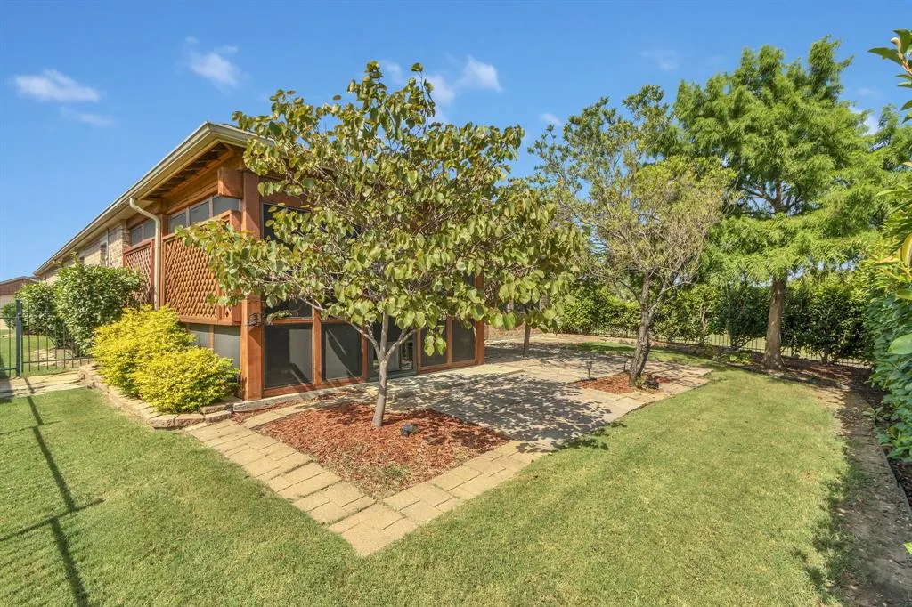 305 Balboa Court