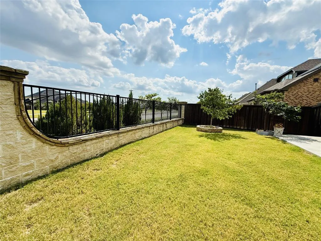 2901 Renmuir Drive