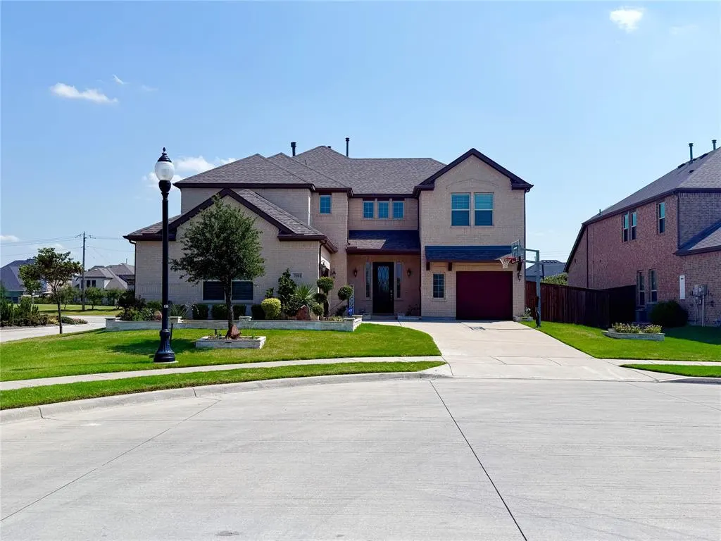 2901 Renmuir Drive