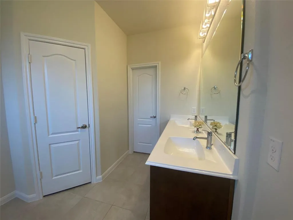 1212 Rosebush Road