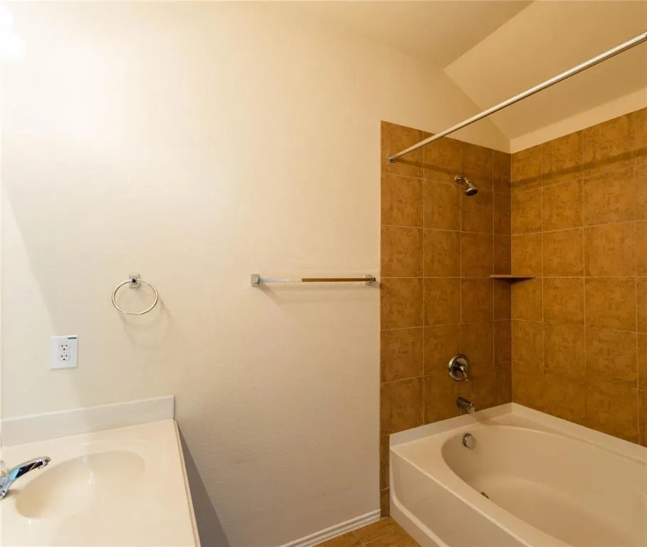 3010 Pinecrest Drive