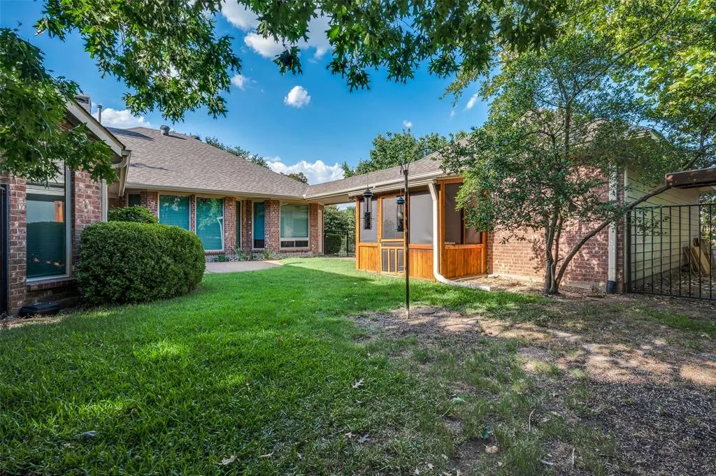 400 Brook View Court