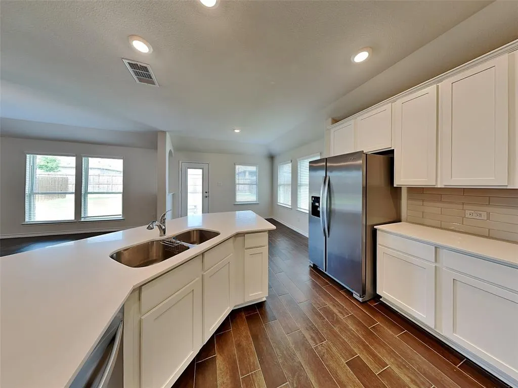 2907 Brady Starr Drive
