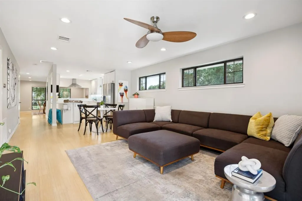 10665 Lake Haven Drive