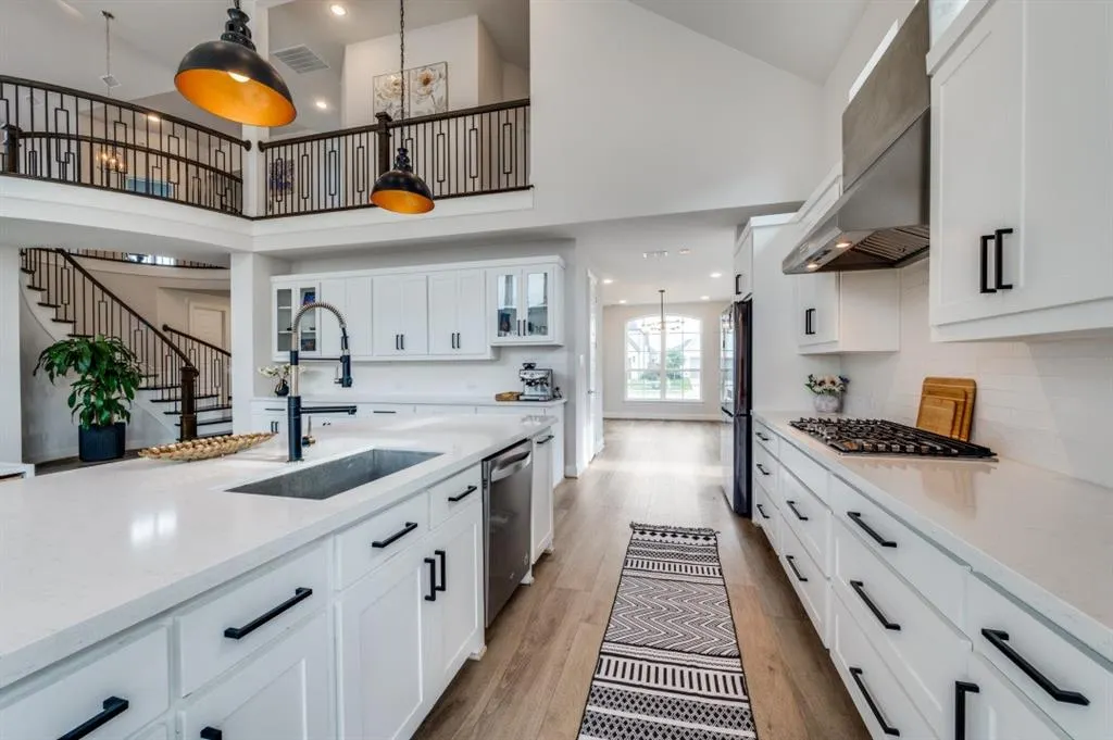 3121 Barefoot Lane