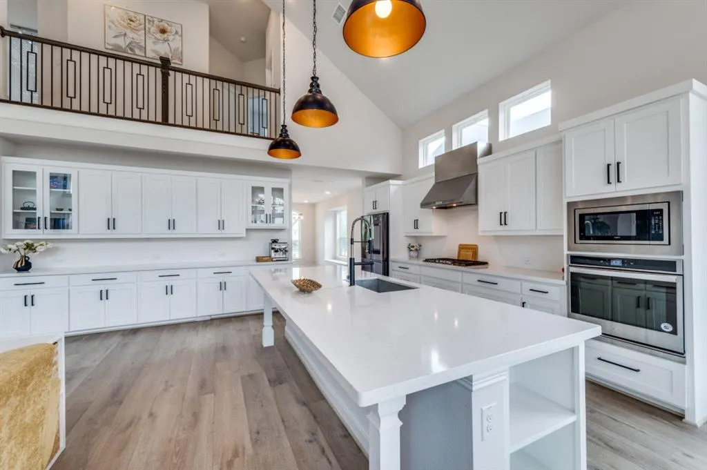 3121 Barefoot Lane