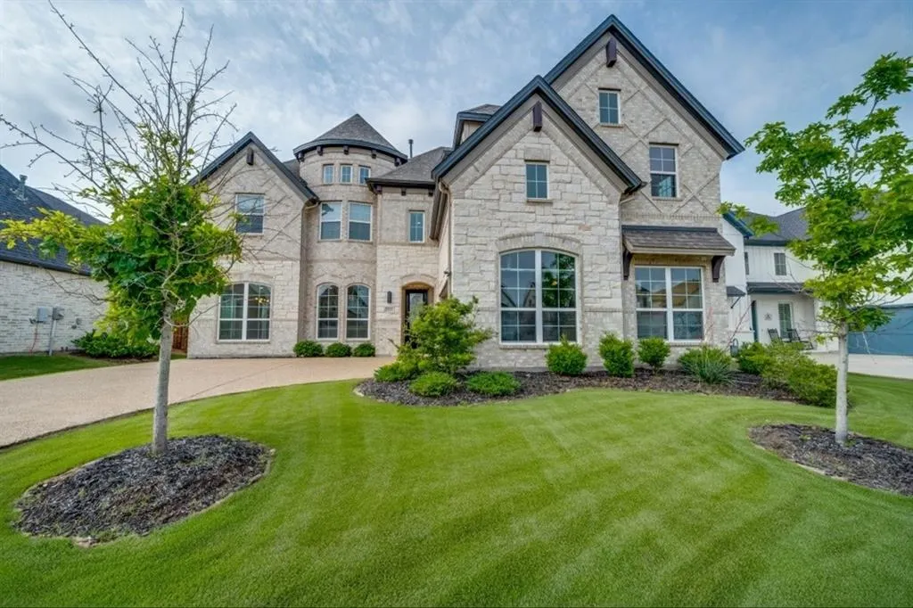 3121 Barefoot Lane