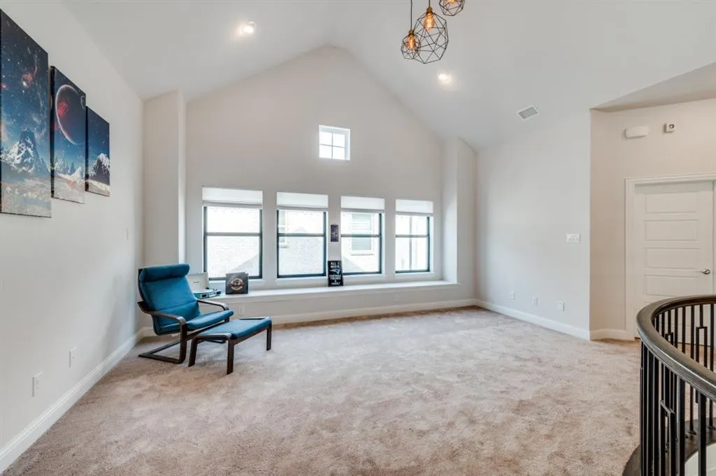 3121 Barefoot Lane