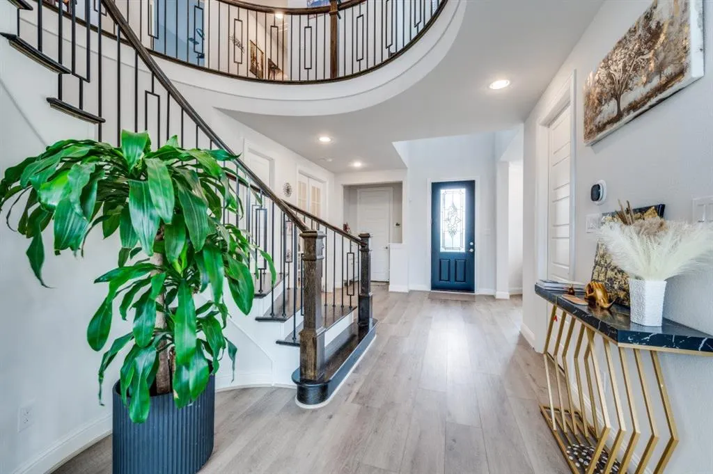 3121 Barefoot Lane
