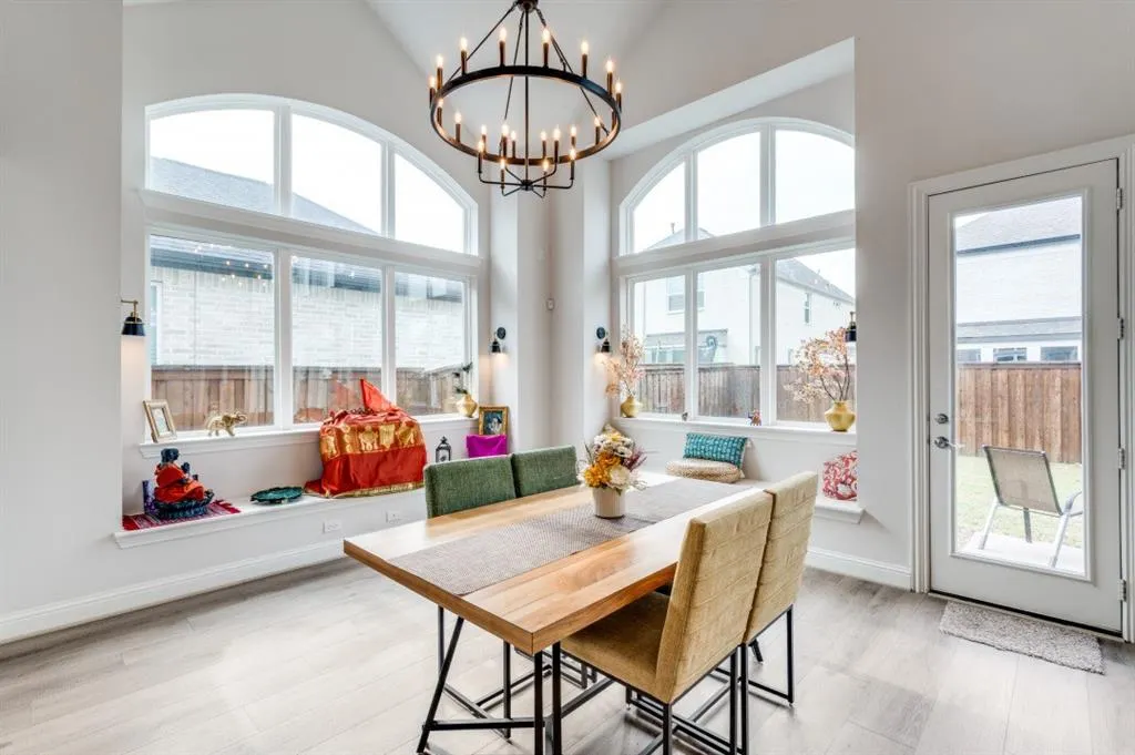 3121 Barefoot Lane
