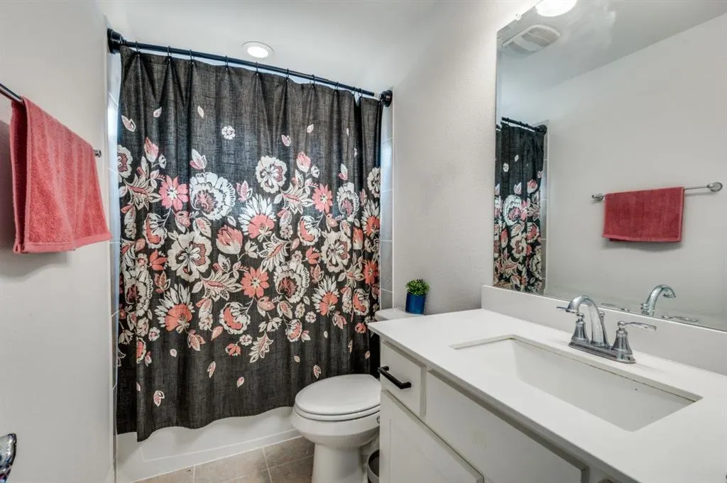3121 Barefoot Lane
