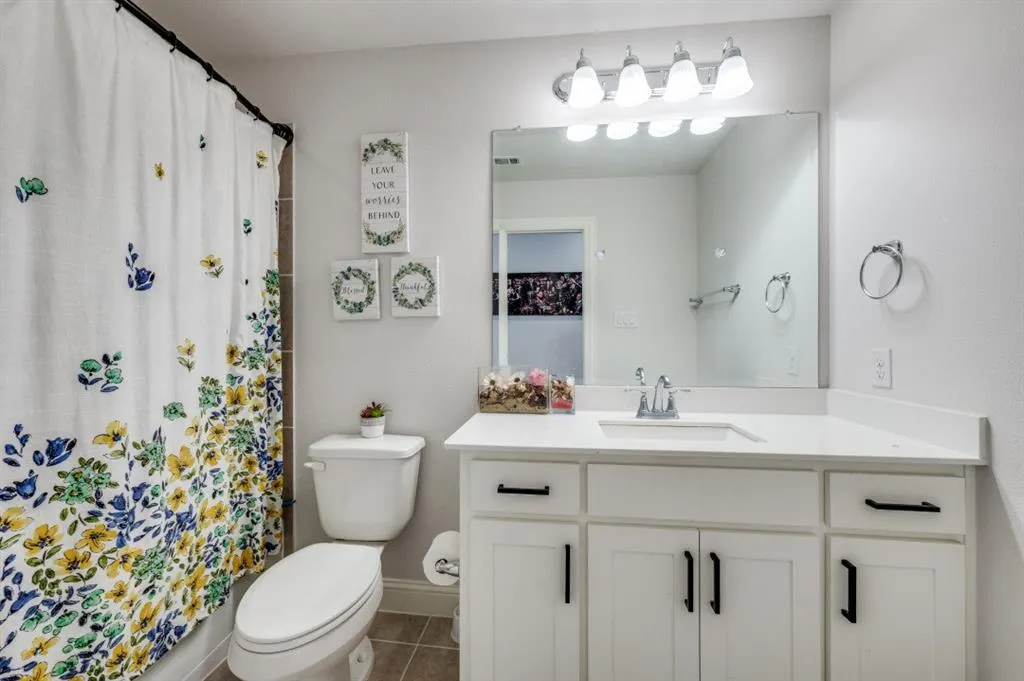3121 Barefoot Lane