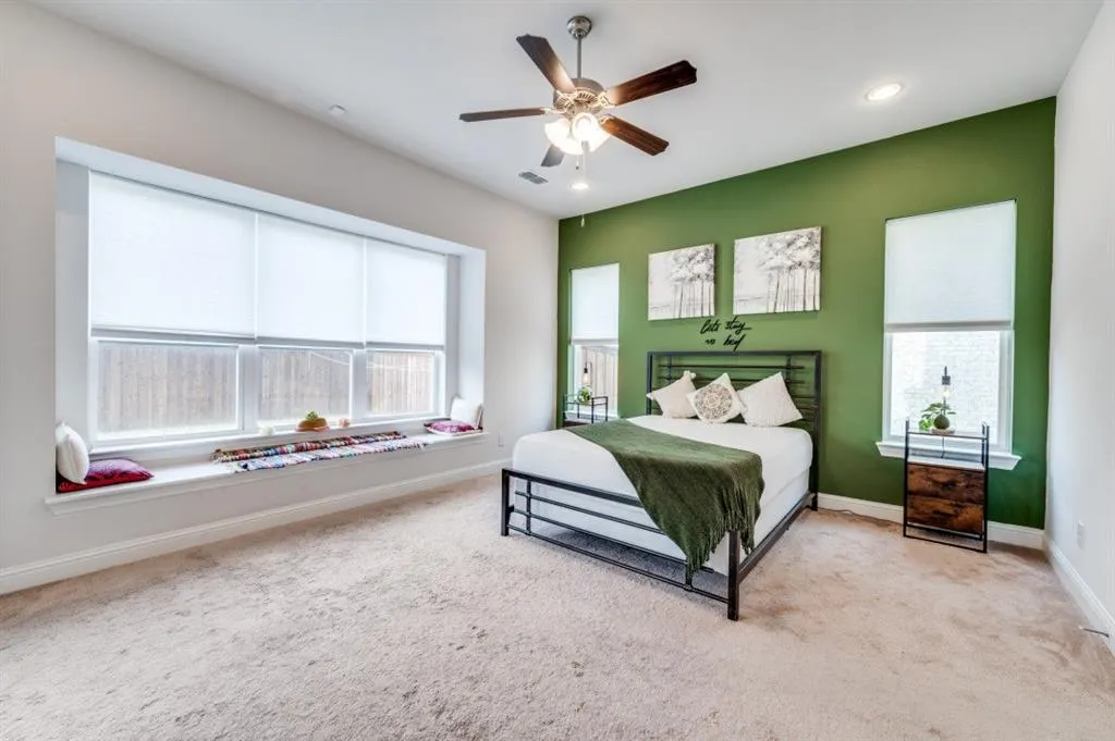 3121 Barefoot Lane