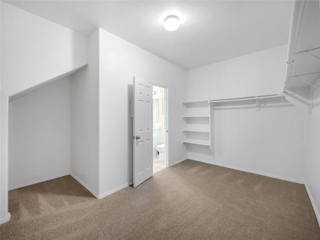 3001 Hickory Ridge