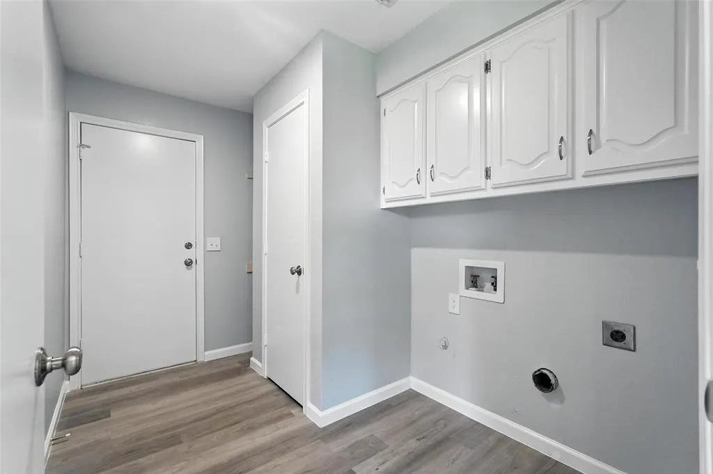 1402 Country Lane
