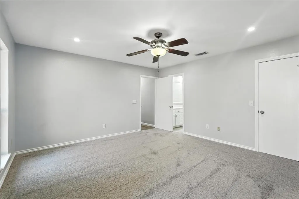 1402 Country Lane