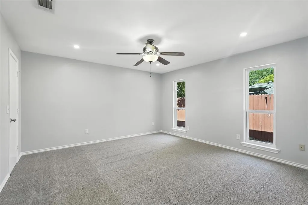 1402 Country Lane