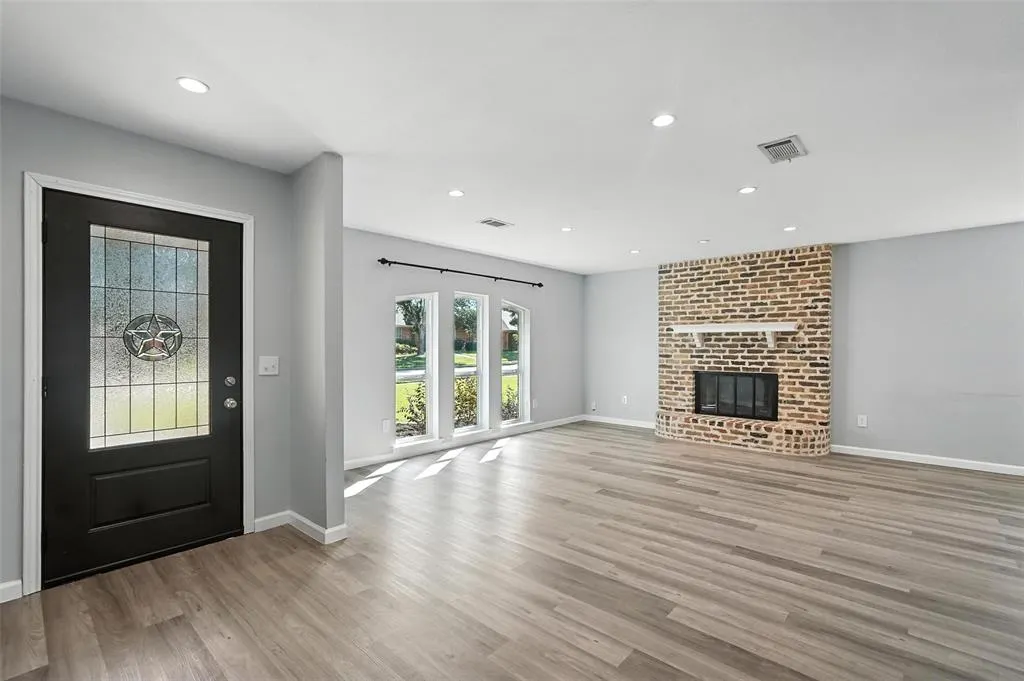 1402 Country Lane
