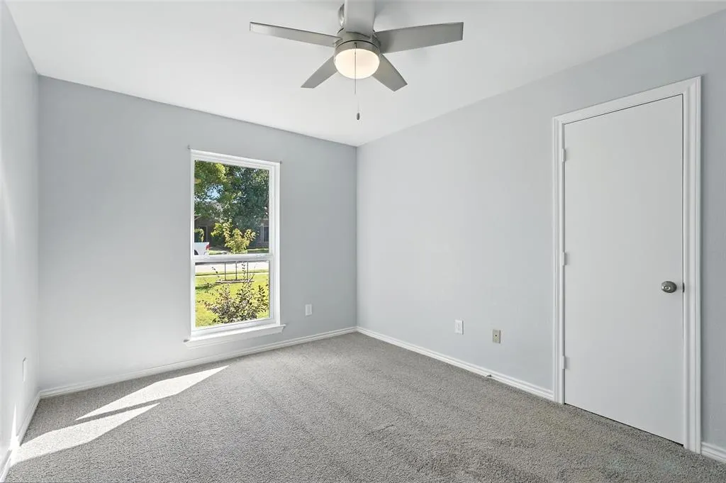 1402 Country Lane
