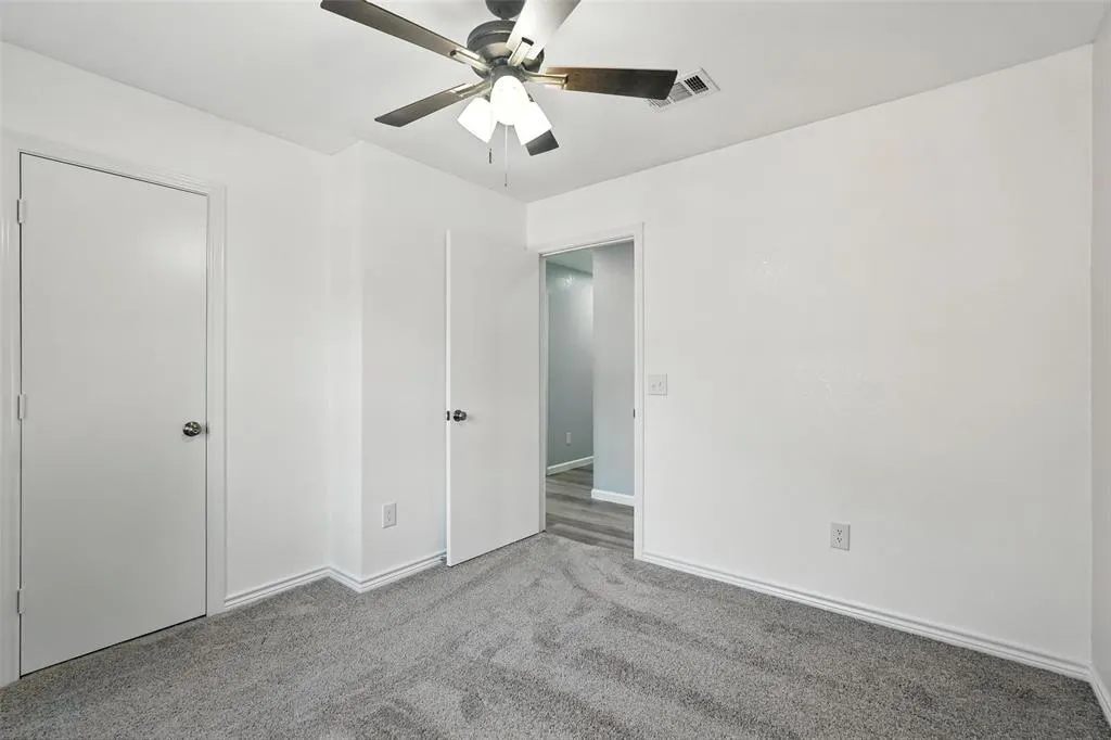 1402 Country Lane