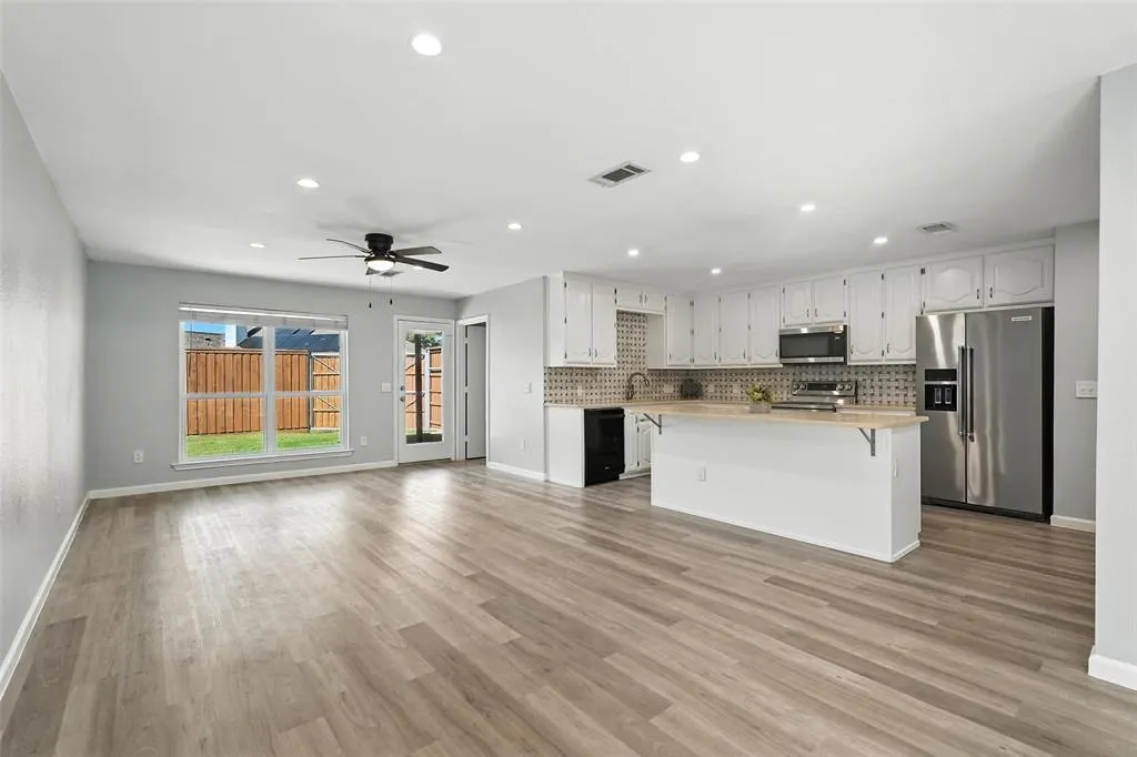 1402 Country Lane