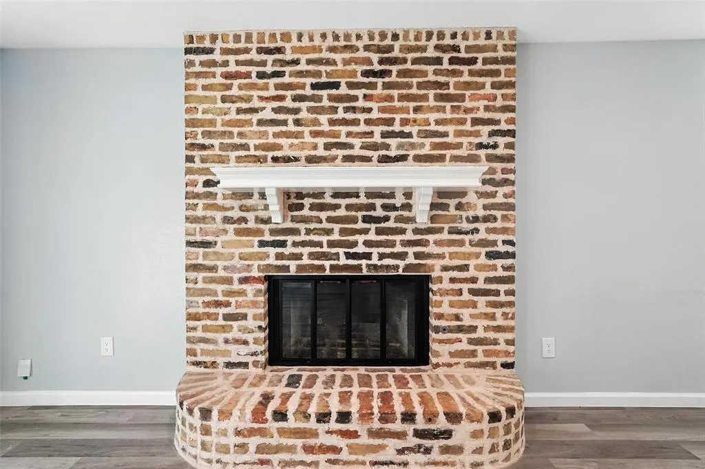 1402 Country Lane