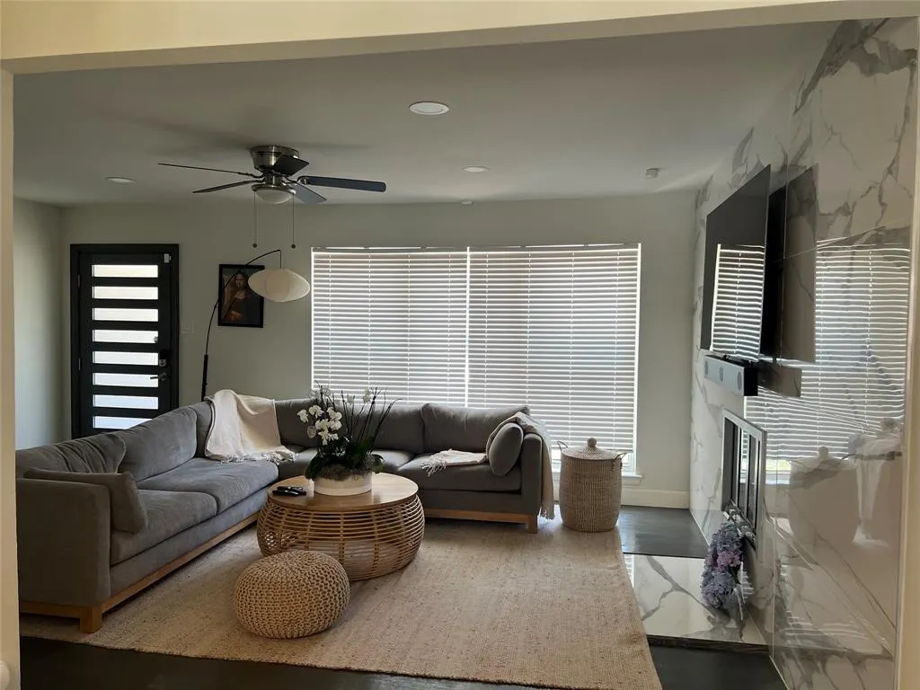 624 Scottsdale Drive
