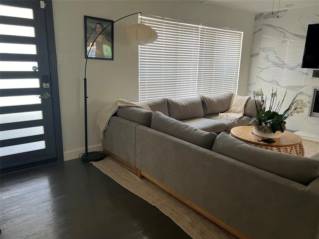 624 Scottsdale Drive