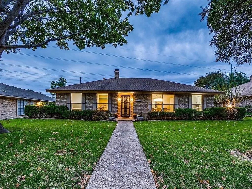 1002 E Spring Valley Road