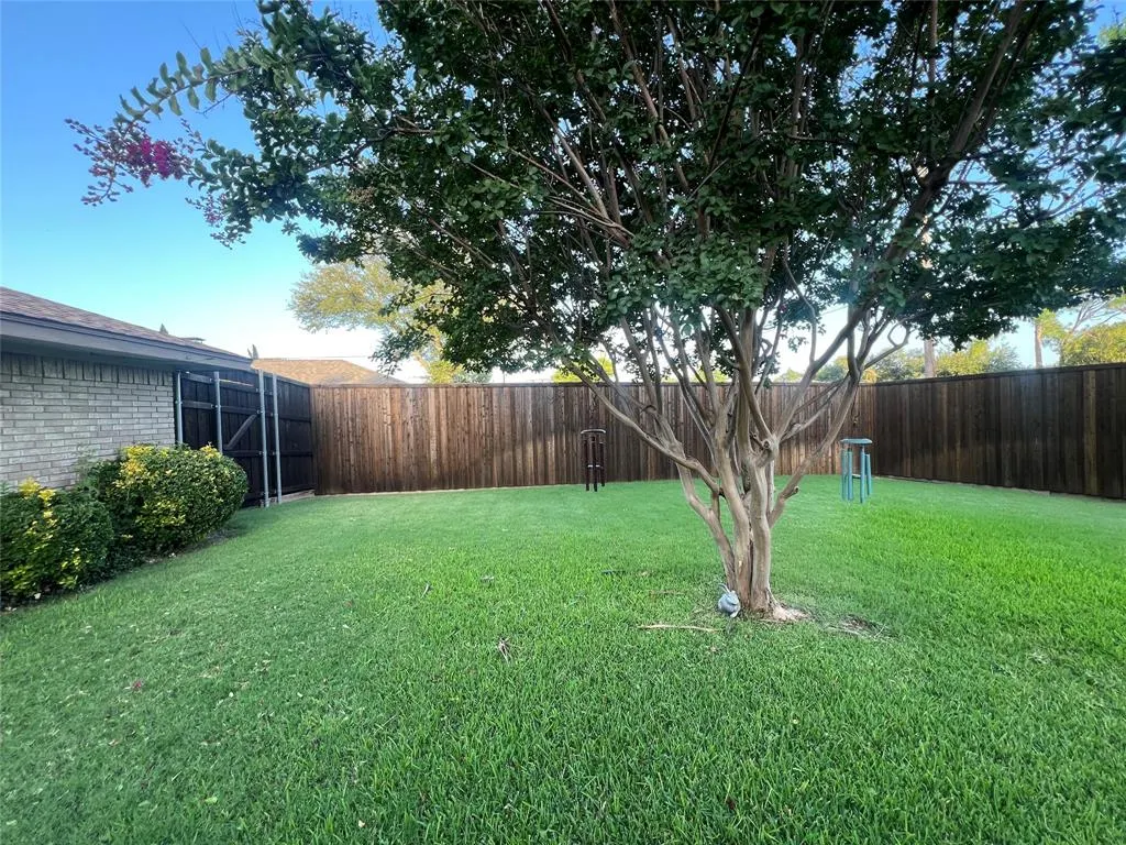 1002 E Spring Valley Road