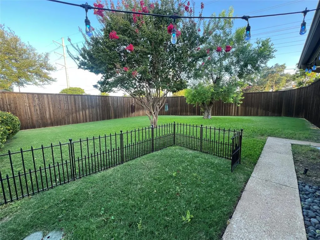 1002 E Spring Valley Road