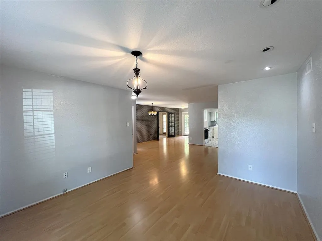 804 Wateka Way