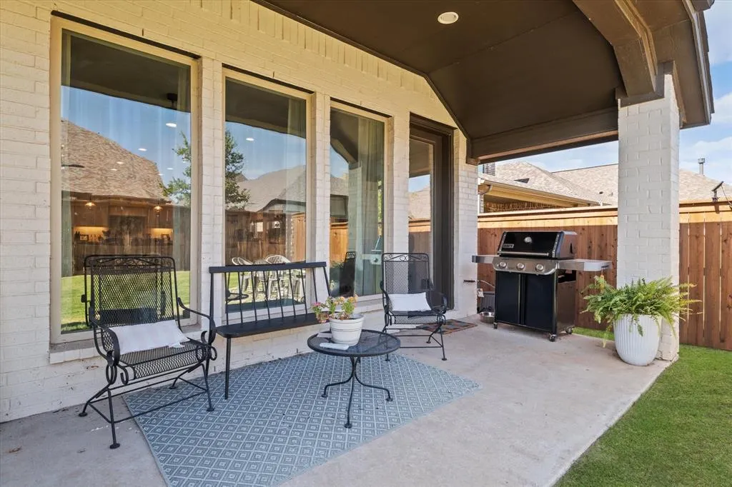 2913 Peartree Lane