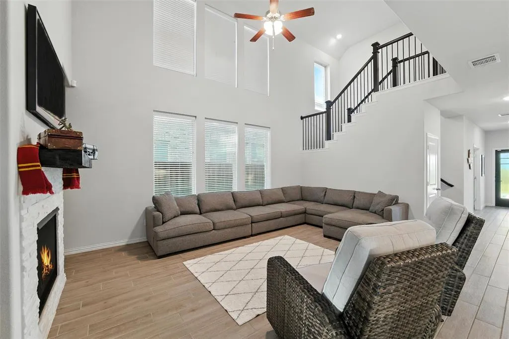 2141 Olivereta Drive