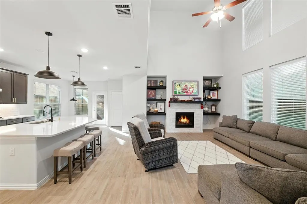 2141 Olivereta Drive