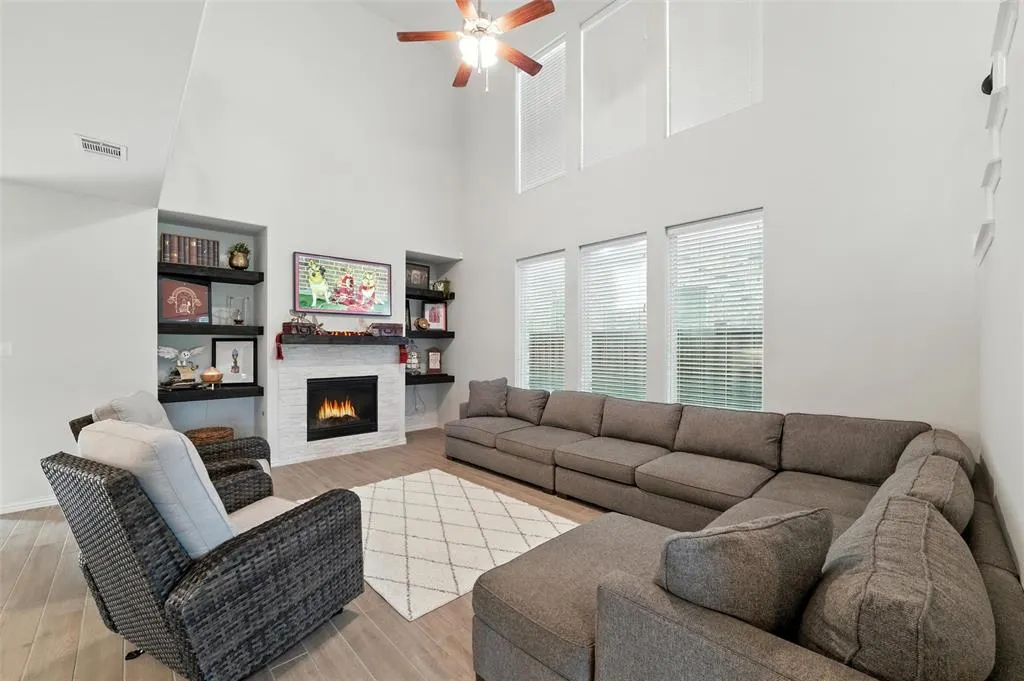 2141 Olivereta Drive