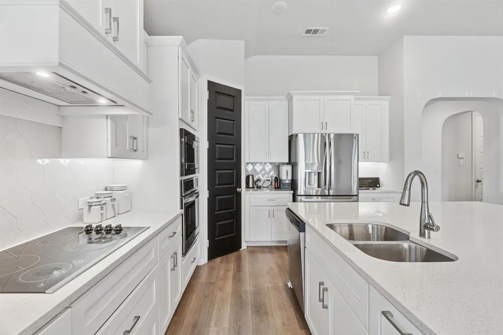 2015 Pacific Avenue