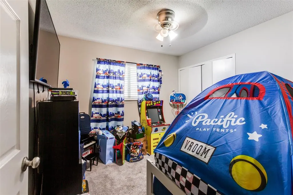 1130 Larkspur Drive