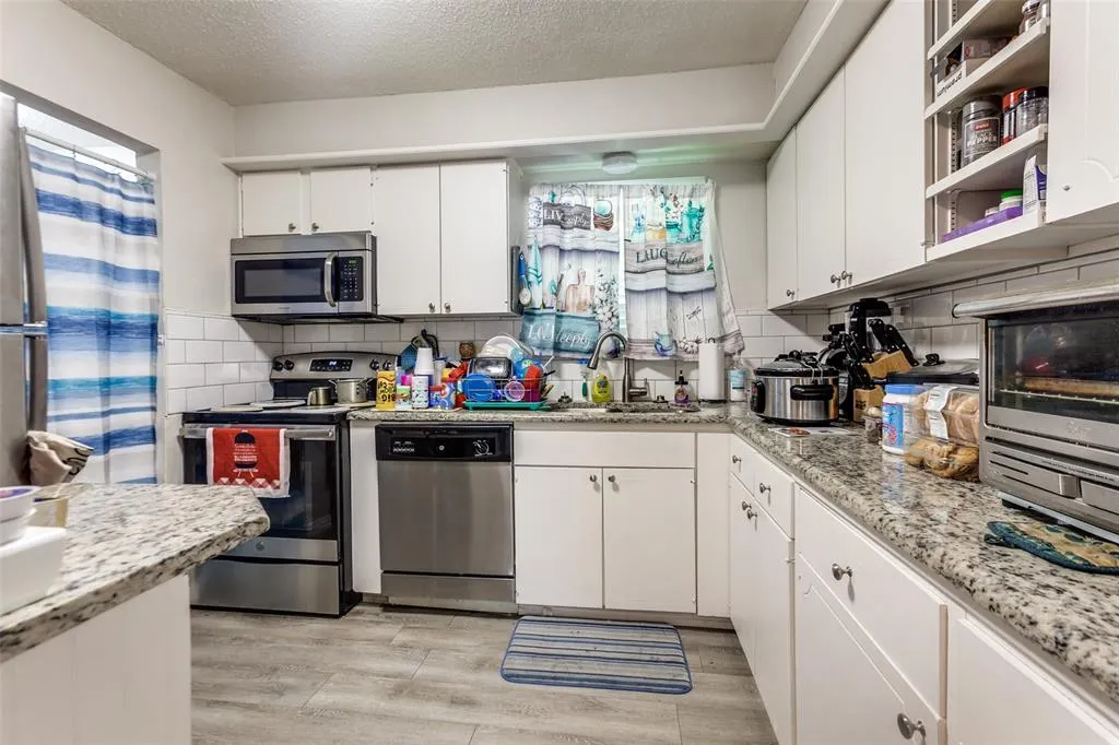 1130 Larkspur Drive